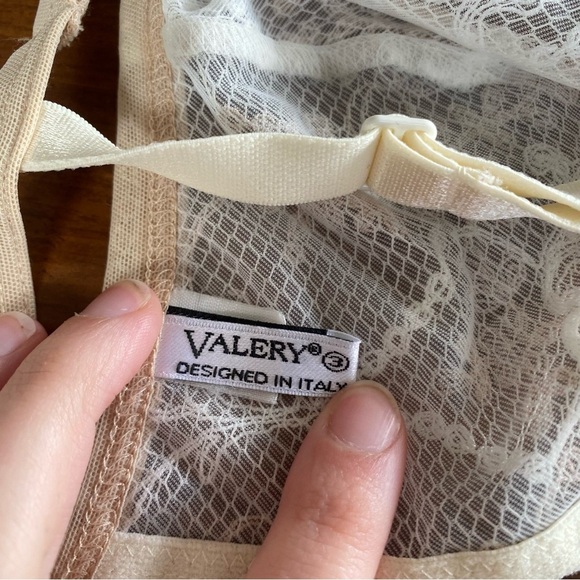 Valery Lace Bralette Italian lingerie 36B - Picture 8 of 9
